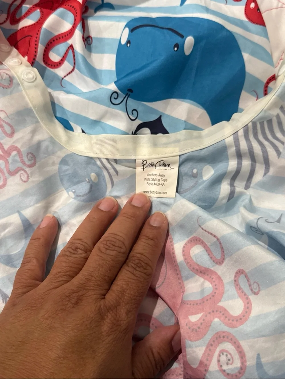 Used Kids Ocean Cape for cut hair /Friends Sleeveless  - Blue & Red(85cmLx72cmW)